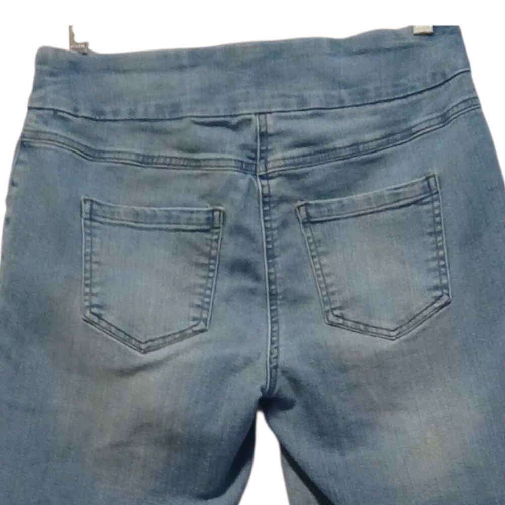 Westbound - NWOT, Denim Jeans, Front Slimming Panel, 5 Pocket Style, Size 6P - Picture 6 of 7